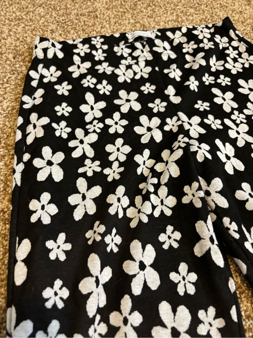 Urban Outfitters || Black and White Floral Retro Style Knit Flare Pants Size XL - Picture 2 of 8